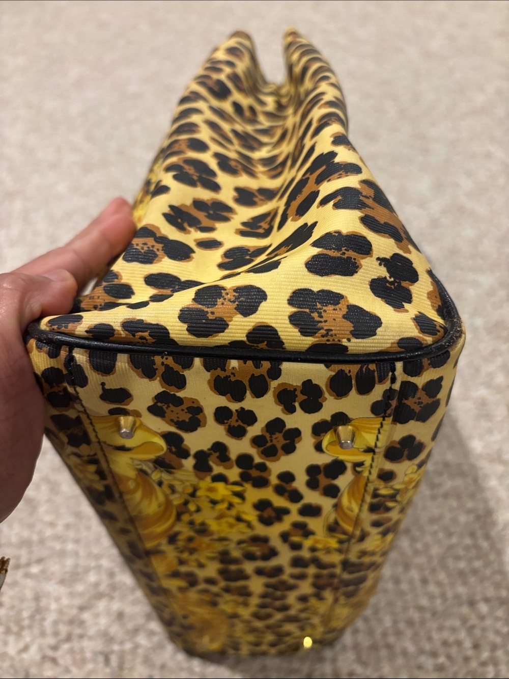 Women's Black and Gold  Gianni Versace Tote Bag - Picture 5 of 8
